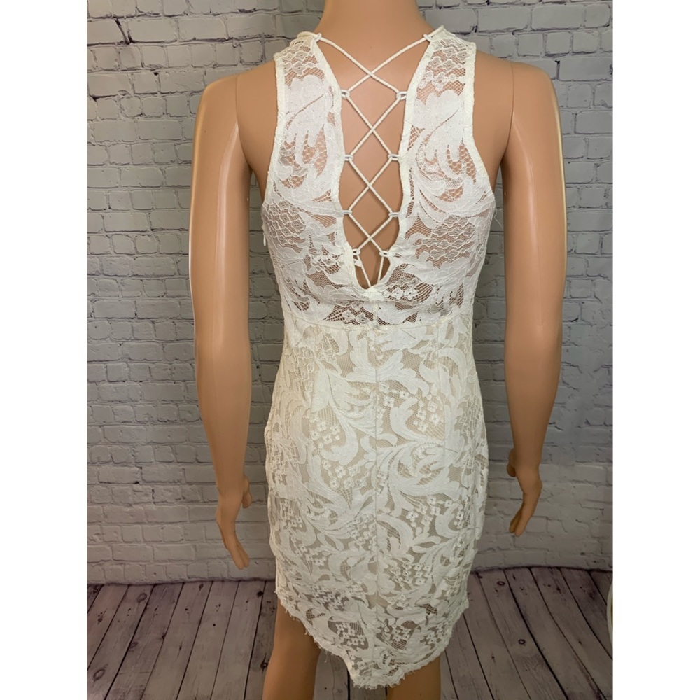Soieblu White Sleeveless Lace Dress size small